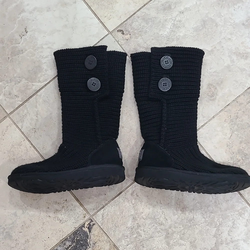 ugs cozy black
